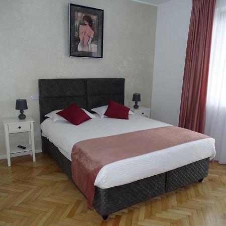 Water Lily Apartment Studio 2 Free Parking- Self Check-In Oradea Buitenkant foto
